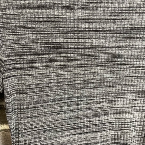 REFORMATION Jeans Perry Charcoal Stretchy Midi Dress Short Sleeve Lettuce Hem - Picture 9 of 10